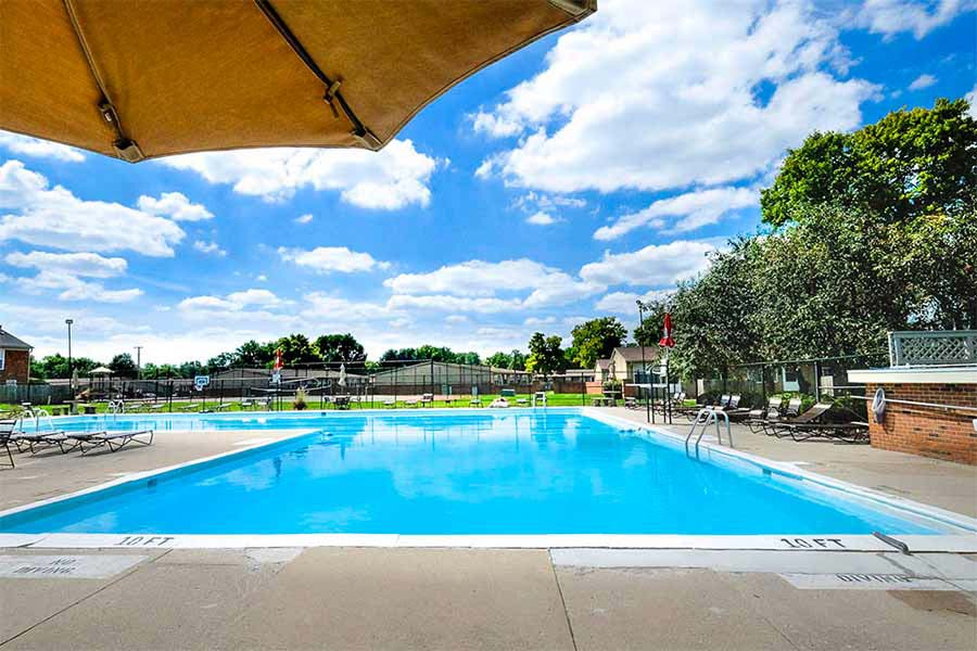 Yorktown Colony Apartments swimming pool