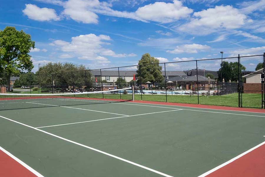 Yorktown Colony Apartments tennis court